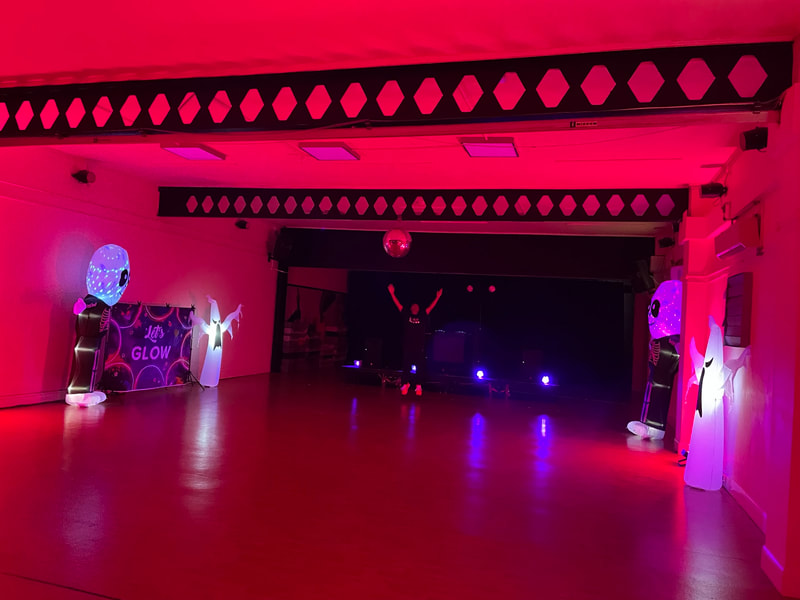 Picture of UV Halloween Disco rig all set up